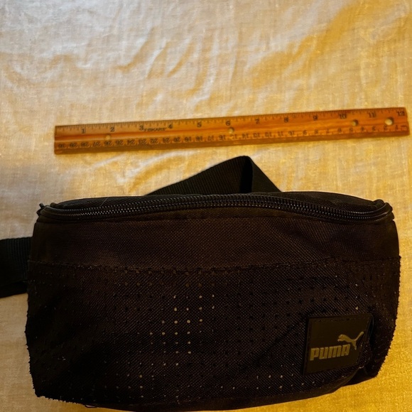 Puma fanny pack/crossbody. Black. One big pocket. Lots of room. - Picture 6 of 6